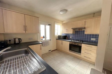 4 bedroom terraced house to rent - Photo 4