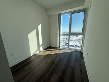 For Lease - 8 Interchange Way Unit# 5212, Vaughan, Ontario - Photo 4