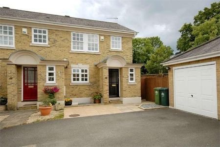 Lammas Close, Staines-upon-thames, Surrey, TW18 - Photo 3