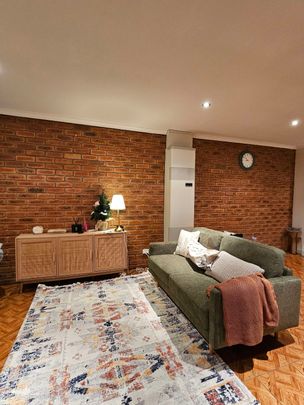 Noble Park - Photo 1