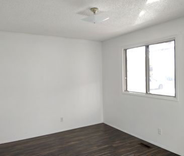 301 - 13528 Deer Run Boulevard Southeast, Calgary - Photo 4