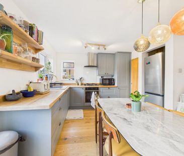 3 bedroom semi-detached house to rent - Photo 6