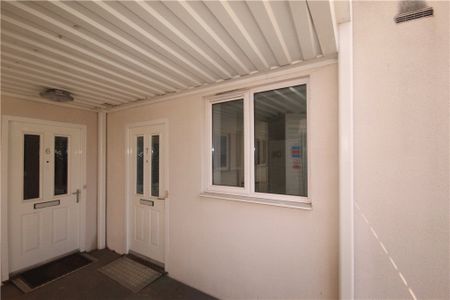 Rectory Court, Walnut Tree Close, Guildford, Surrey, GU1 4RX - Photo 4