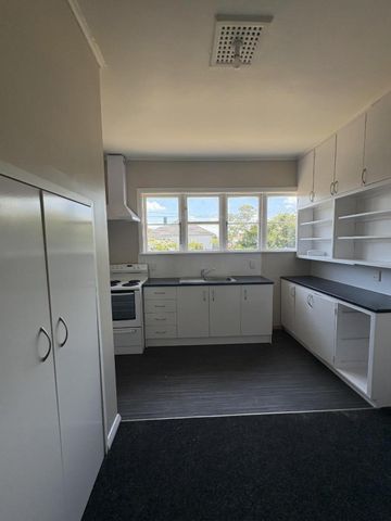 Good house on Harris - Photo 2