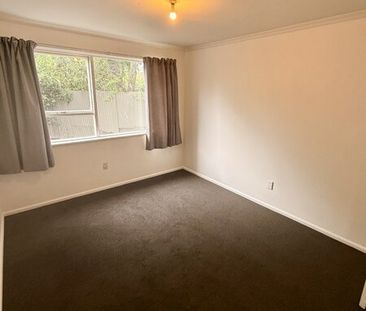 Recently Renovated Family Friendly 3 Bedroom Home - Photo 1