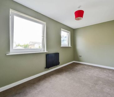 4 bedroom terraced house to rent - Photo 3