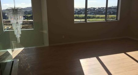 Large Family Home - Photo 2