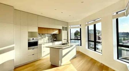 Modern 2 Bedroom Apartment with Premium Featur... - Photo 5