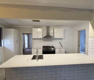 3 Bedroom Home With Large Shedding - Photo 2