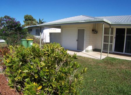 Small Studio Apartment - Photo 4