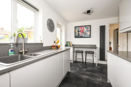 Stone Leigh Close - Photo 5