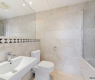 2 bedroom property to rent in London - Photo 3