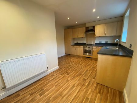 4 bedroom townhouse to rent - Photo 3