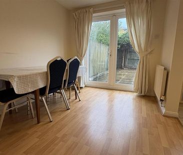 3 bedroom end of terrace house to rent - Photo 1
