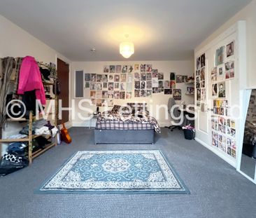 7 Bedroom Mid Terraced House for rent in Regent Park Avenue - Photo 2
