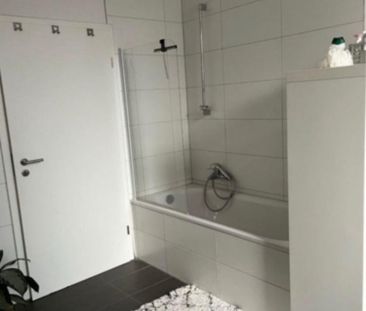 Gemütliches möbliertes Zimmer in schöner 3er Mädels WG - Foto 2