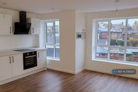2 bedroom flat to rent - Photo 3