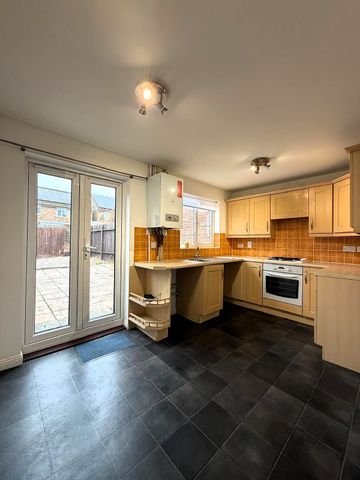 £1,050 PCM, Two Bedroom House with Off-Road Parking and Large Enclosed Garden in Vervain Close, St Fagans, Cardiff, CF5 4PL - Photo 4