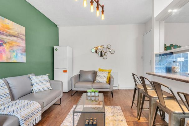 1 bedroom in a house share to rent - Photo 1