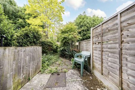 2 bedroom maisonette to rent - Photo 5