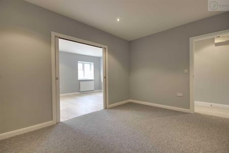 Beech House - Photo 2