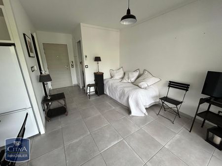 Location Appartement 1 pièce 27m² LA ROCHELLE 17000 - Photo 2