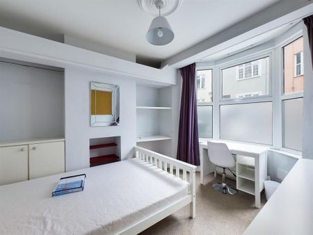 5 bedroom terraced house to rent - Photo 3