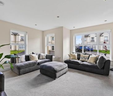 90 The Demesne, Carryduff, Belfast, BT8 8GU - Photo 2