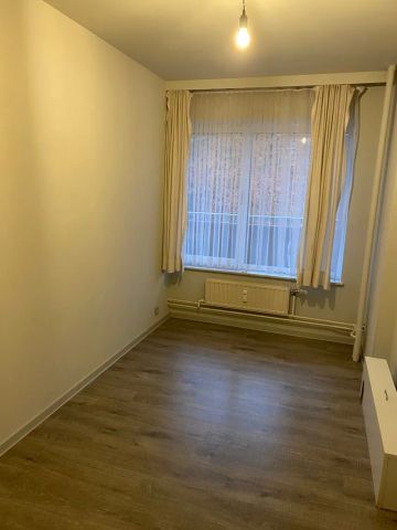 Knap gerenoveerd instapklaar appartement te Hasselt - Photo 3