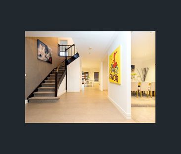 19A Cardinal Road, Oak Park, Vic 3046 - Photo 1