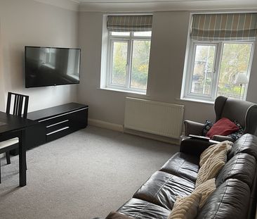 3 Bed Flat, Stonegate Road, LS6 - Photo 2