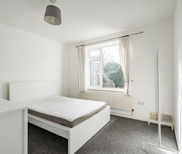 5 bedroom semi-detached house to rent - Photo 1