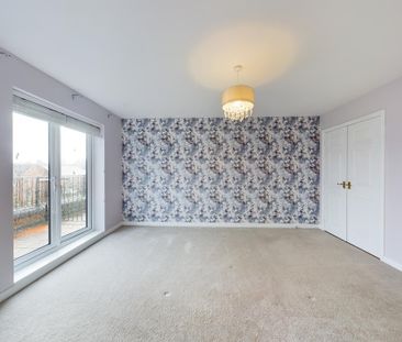 3 bedroom end of terrace house to rent - Photo 2