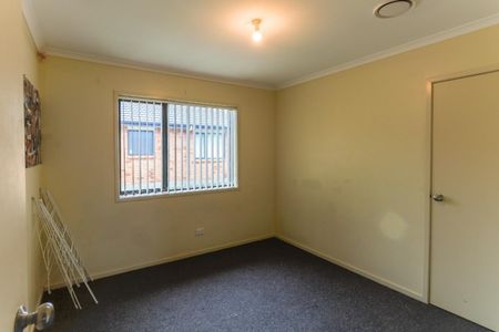 Low maintenance 4 bedroom home in Clifton! - Photo 3