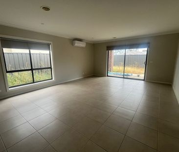 4 Bedroom House In Willandra Estate !!!! - Photo 1