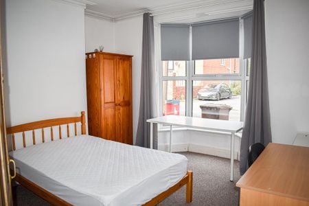 3 bedroom terraced house to rent - Photo 4