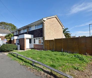 3 bedroom end of terrace house to rent - Photo 2