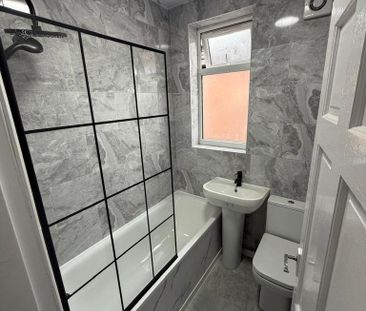 3 bedroom terraced house to rent - Photo 5
