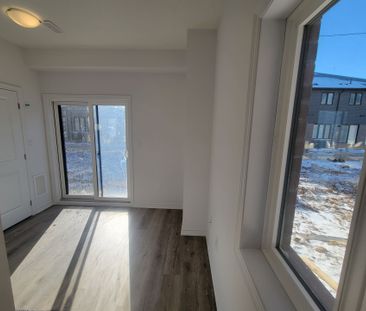 For Lease - 461 Blackburn Drive Unit# 72, Brantford, Ontario - Photo 2