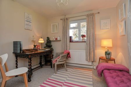 Petworth Road, Haslemere, Surrey, GU27 - Photo 5