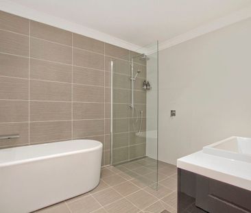 Spacious Three Bedroom Home - Photo 2