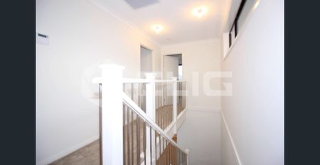 4 Bedroom Family House with 2.5 Barhroom - Photo 2