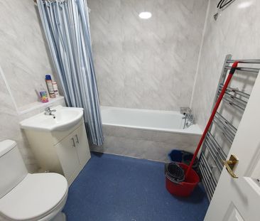 2 Bed Flat, Higham Hill Road, E17 - Photo 4