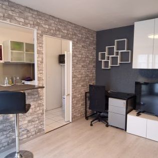 A LOUER - F2 MEUBLÉ + BALCON + PARKING - Photo 1