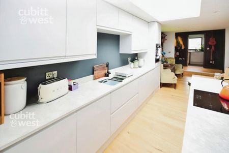 2 bedroom detached bungalow to rent - Photo 4