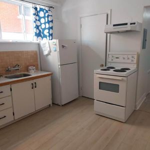 3 ½ semi-meublé St-Sauveur - Photo 2