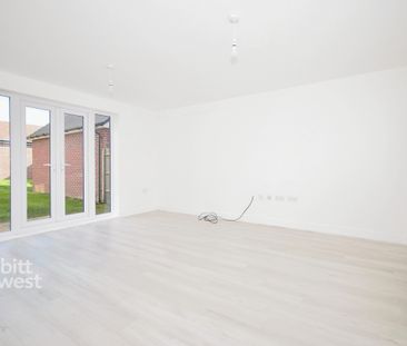 4 bedroom detached house to rent - Photo 1