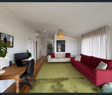 Coastal Living at Its Best – 4-Bedroom Home with Ocean Views - Photo 6