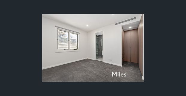 STYLE AND ELEGANCE IN THE HEART OF IVANHOE! - Photo 1