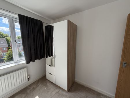 Christie Lane, SALFORD - Photo 3